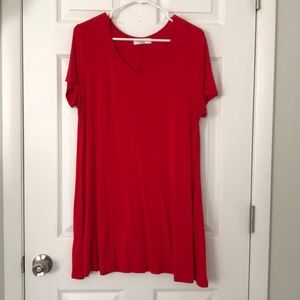 Red flowy t